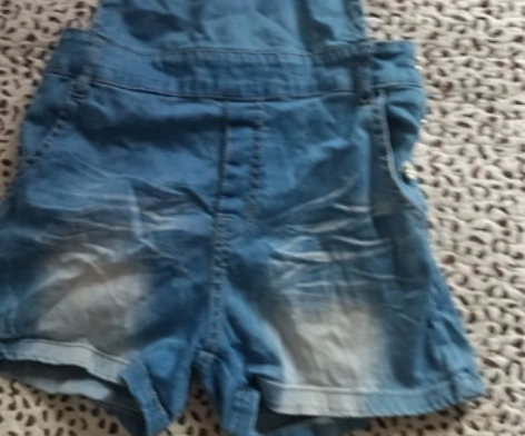 女童背带牛仔裤短款 150码，闲置物品不退...