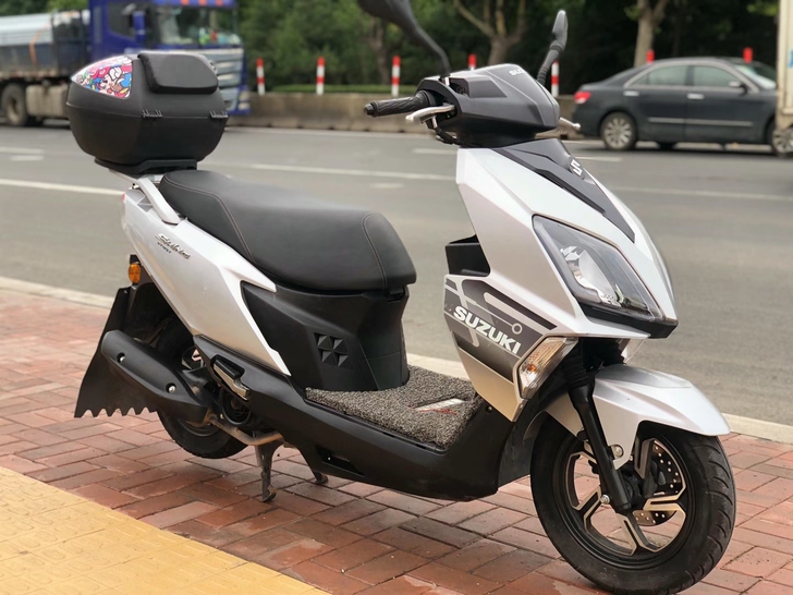 到货20年7月上牌的铃木uy，成色如图，带...