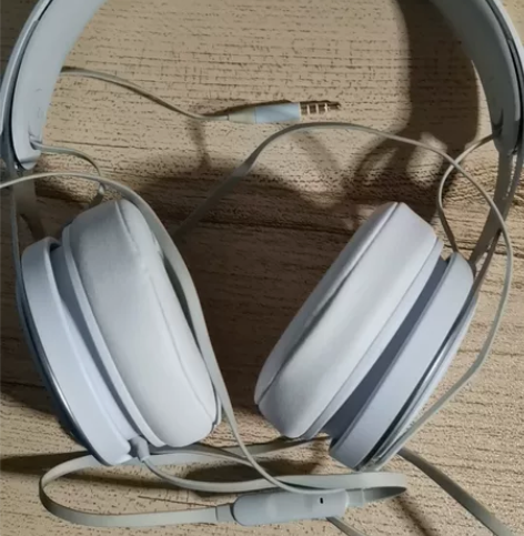 Beats EP 佩戴方式：头戴式 耳机类...