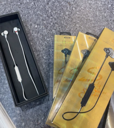 remax s7耳机 批发，三条 一起打包...