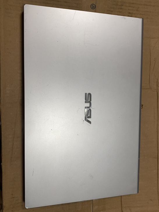 华硕Ｙ5200F i5 8265/8G/2...