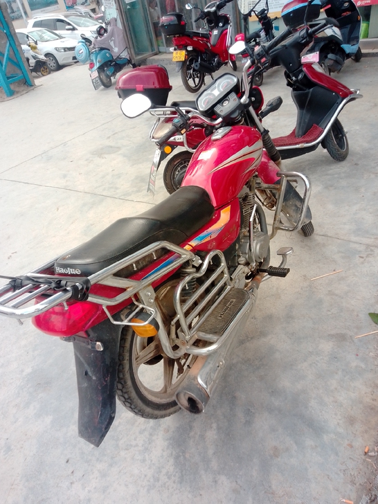 豪爵摩托车125，同城私聊看车