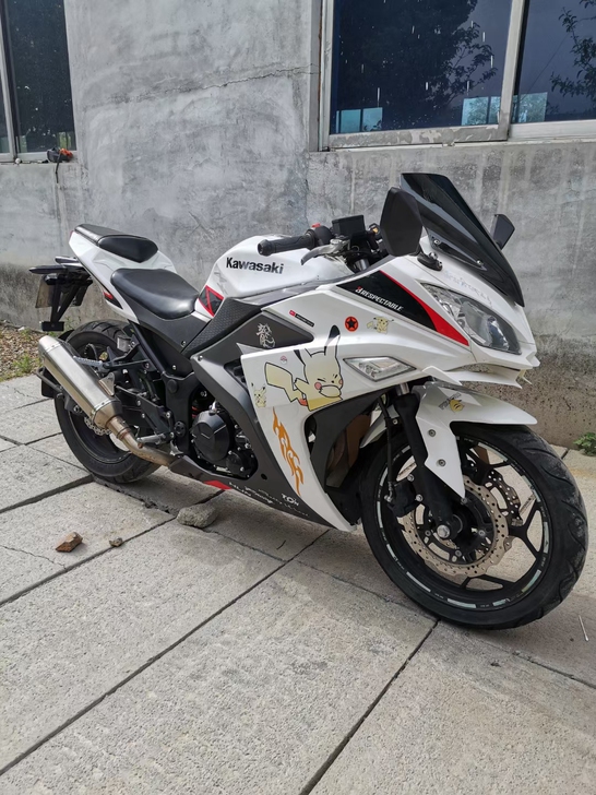 川崎小忍者新款跑车到货，牌证齐全，双杠水冷...