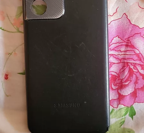 三星s21u一个原装一个后配，二手物品不退...