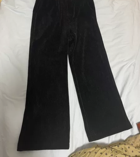 八成新黑色灯芯绒阔腿裤 松紧腰 具体成色如...
