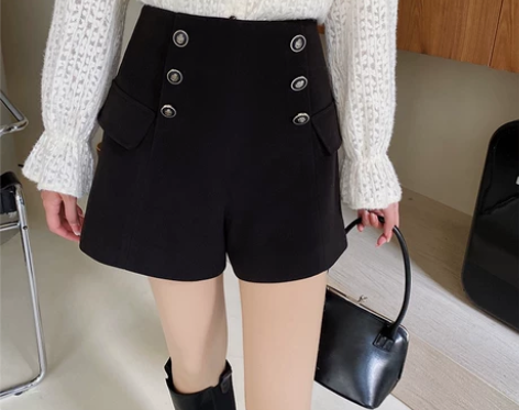 梅子熟了 时髦气质款金属扣羊毛短裤女冬百搭...