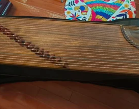 朗韵古筝，女儿两台古筝，这台闲置了。初学的...