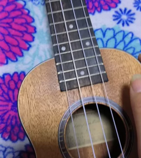 尤克里里   21寸 感兴趣的话点“我想要...