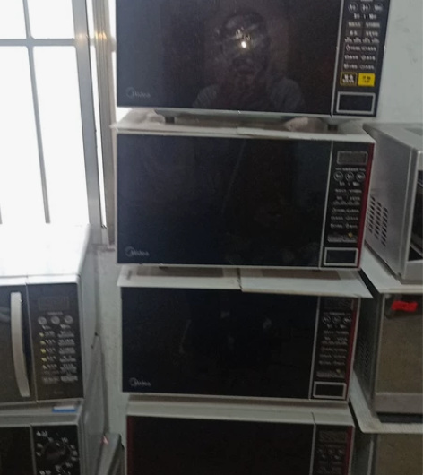 19:美的微波炉:平板底盘 ，玻璃转盘的，...