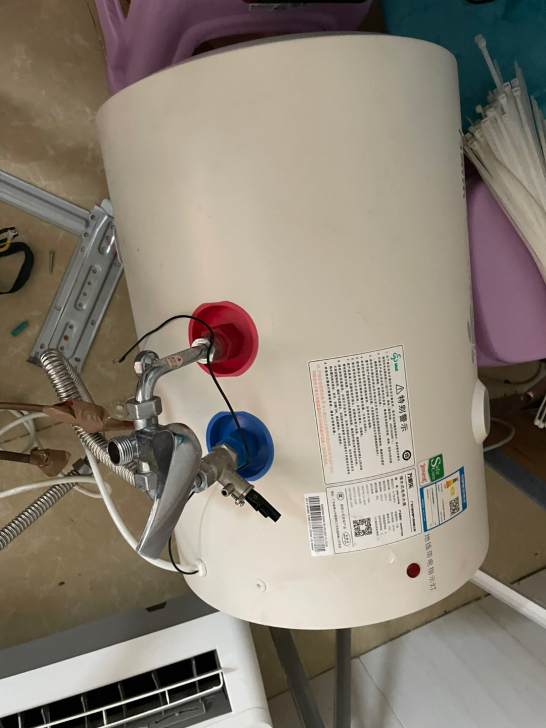 几乎全新热水器 搬家一直放着没用。去东莞了...