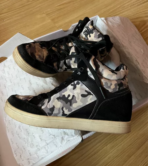 斐乐正品女内增高板鞋包邮 尺码36,购于天...