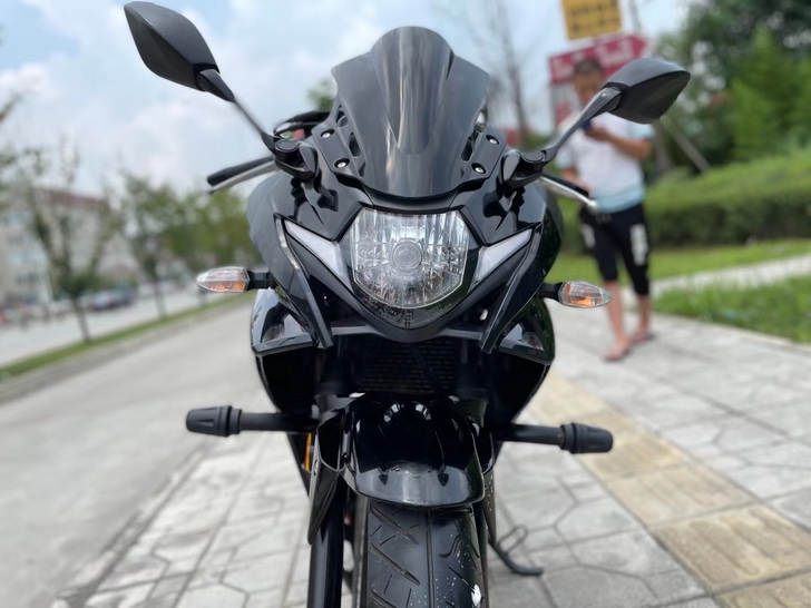 19年12月铃木GSX250，7000公里...