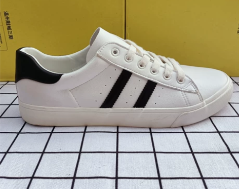 骆驼男士小白鞋,仅44码一双,全新正品,原...