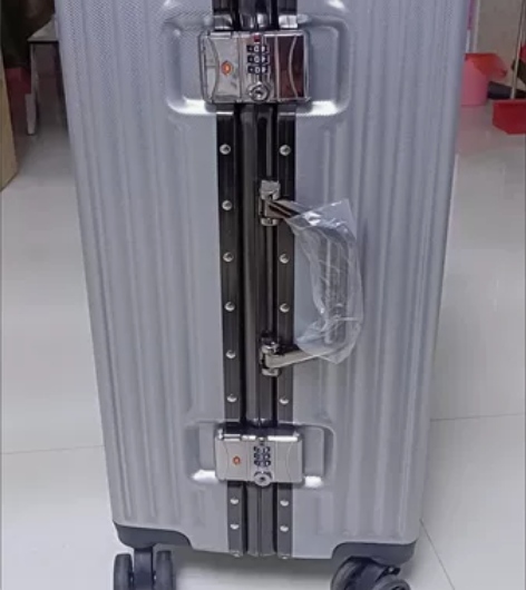 【全新包邮】铝框拉杆箱行李箱旅行箱万向轮小...