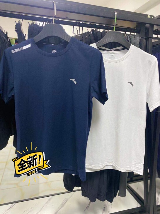 安踏全新男款速干短袖