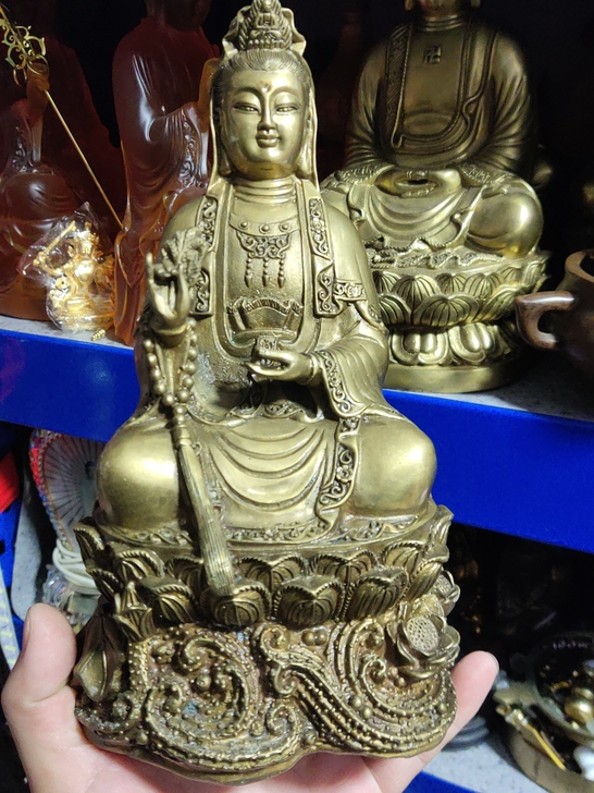 20元一斤铜佛像，高23.5厘米，重3.2...