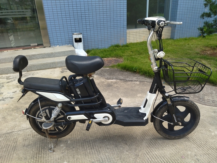 绿源电动车48v12A，低价出售一台电动车...