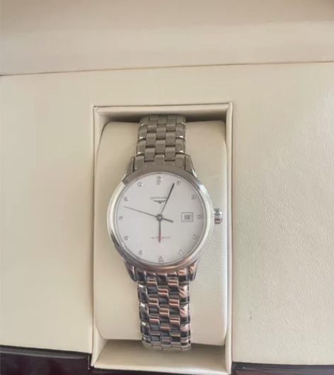 浪琴，军旗系列镶钻女表，21年10月购入，...