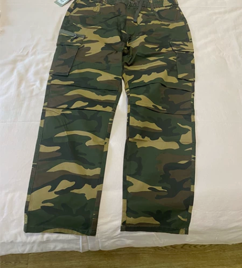 全新男士迷彩服裤子要的可以联系 感兴趣的话...