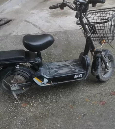 知影电动车，电池可以提出来充电，遥控钥匙，...