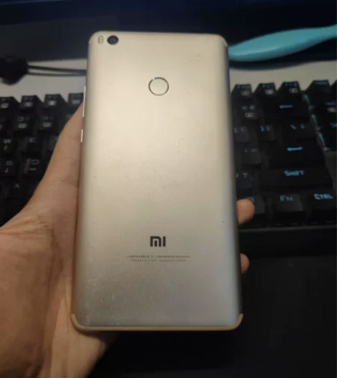 小米MAX2原装一手，在京东买的，4+64...