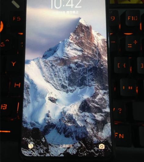 小米 mix3 6+128 黑 边角有磕碰...