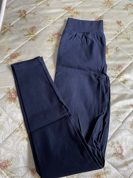 深蓝色九分裤,高腰款