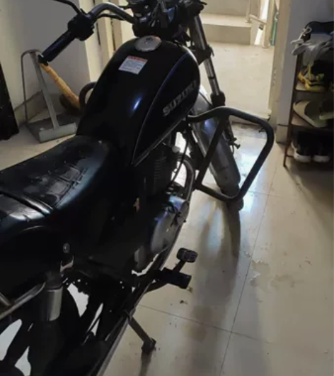 豪爵铃木黑色太子 经典车型，动力澎湃，拉风...