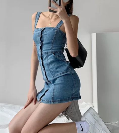 牛仔背带裙女 全新 M码 面料是有弹力的...