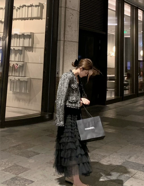 笨笨家黑色蛋糕纱裙2022新款显瘦秋冬半身...