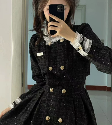 原创黑色小香风荷叶边收腰显瘦排扣粗呢连衣裙