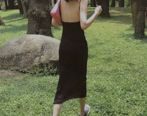 夏秋复古黑色性感优雅显瘦针织吊带裙露背CO...