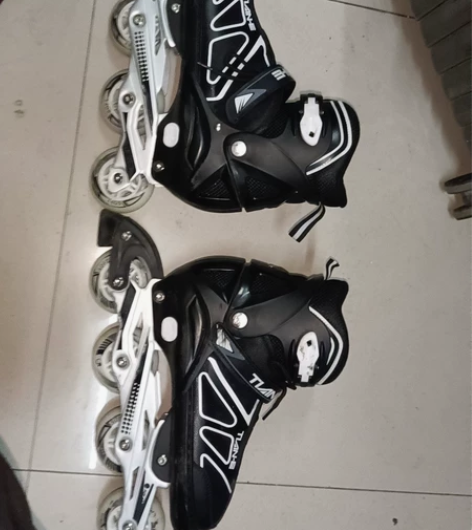 原价148的旱冰鞋 适合42-45的大码...