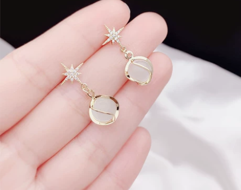 亏本清仓（9.9元包邮）高端网红猫眼石耳钉...