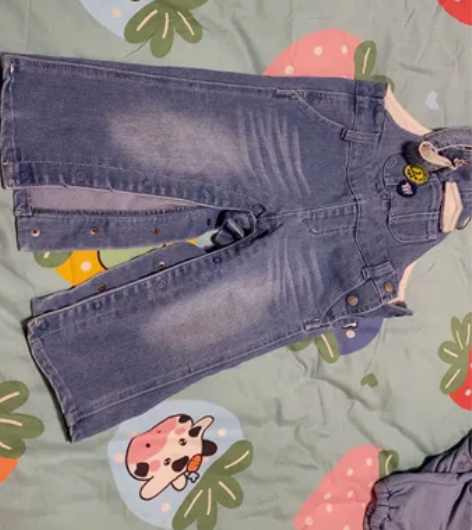 儿童背带牛仔裤，春秋可穿，110码，满50...