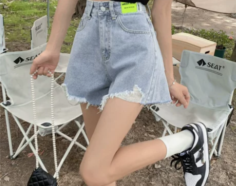 设计感小众毛边牛仔短裤女2022年新款夏季...