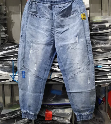 春夏款破洞乞丐牛仔裤，料子挺好，水洗棉弹牛...