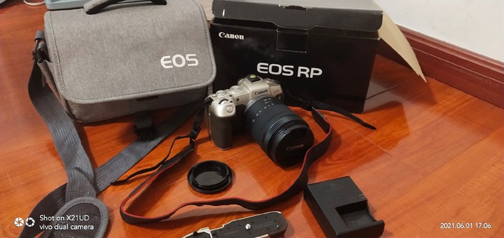 佳能eos rp香槟金限量版，镜头rf24...