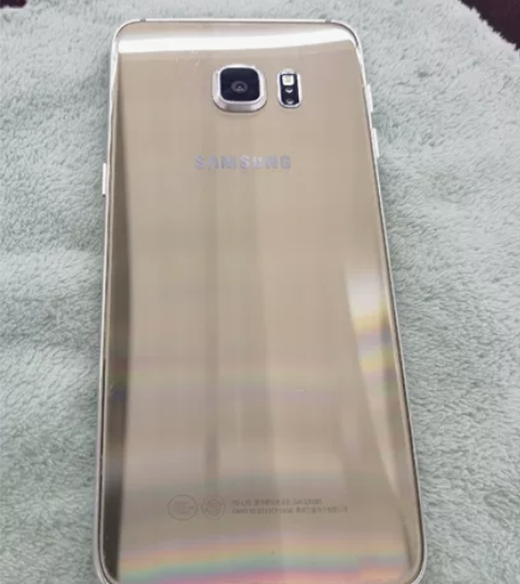 三星s6edge+~~64G~9成新~屏老...
