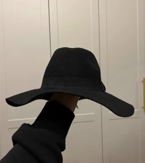 音符stradivarius的秋冬毛呢帽子...