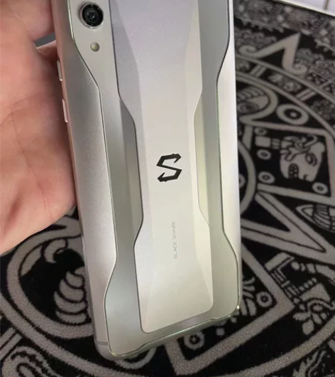 黑鲨游戏手机    2代    8+256...