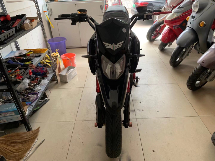 小猴子m3   18年   72V  白牌...