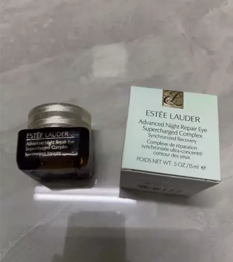 雅诗兰黛眼霜15ml 在香港折扣时购买,买...