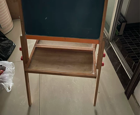 两面画架画板，自提。 感兴趣的话点“我想要...