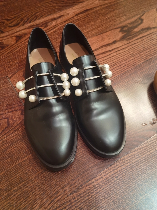 colic杨幂同款珍珠皮鞋39码，正码，代...