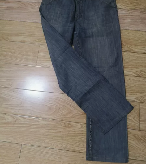 男款薄牛仔裤 感兴趣的话点“我想要”和我私...