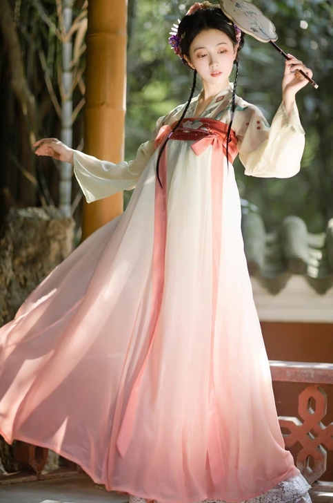 正品白菜汉服【云之羽裳】～画蔻年