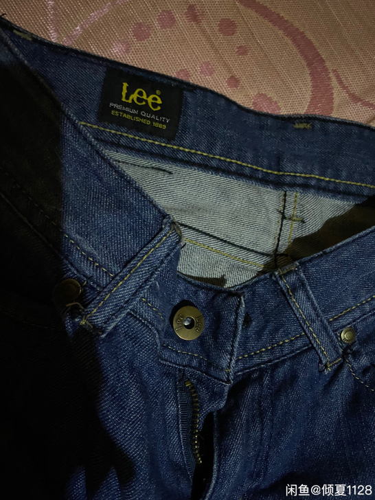 lee 牛仔裤 女 深蓝色 尺码27 很显...