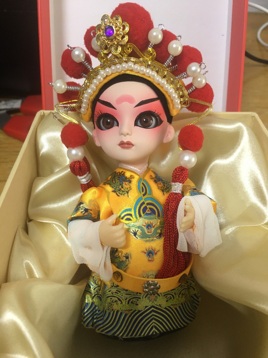 中国绢人。中国京剧人娃娃