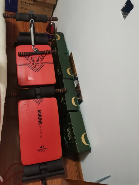 仰卧板 仰卧起坐辅助器，低价出了。闲置放着...